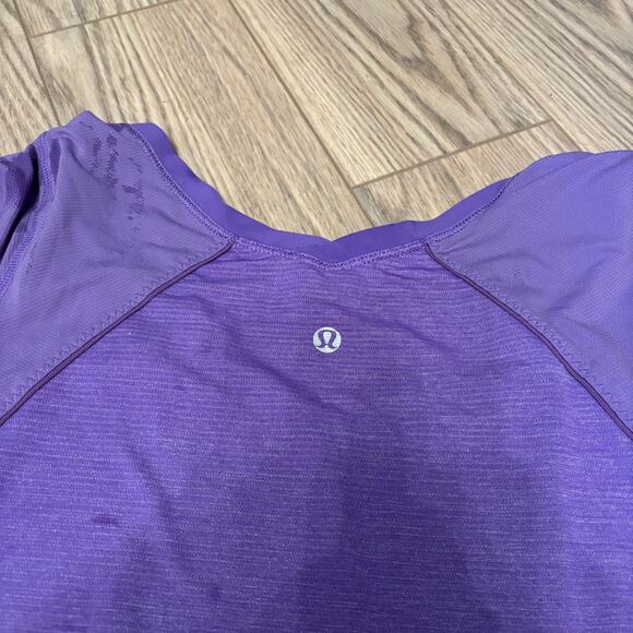Lululemon Swiftly Tech‎ Tee Purple V-Neck | Size 4 - Picture 3 of 7